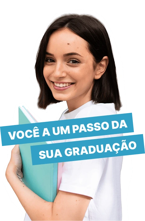 Mulher jovem com livros na mão sorrindo